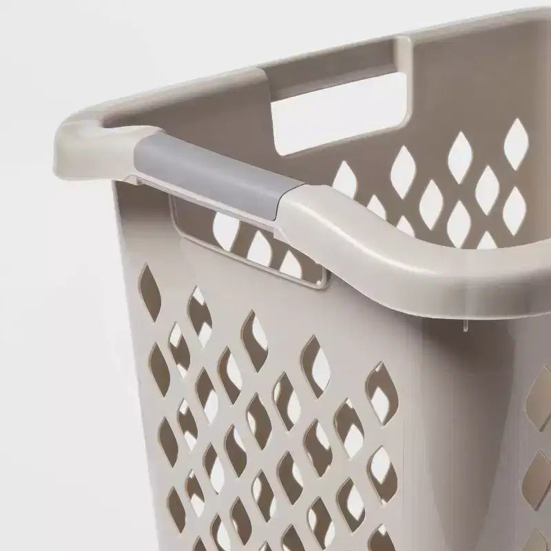 Cesto portabiancheria in plastica grigia con maniglie integrate, parte superiore aperta, capacità 74 litri