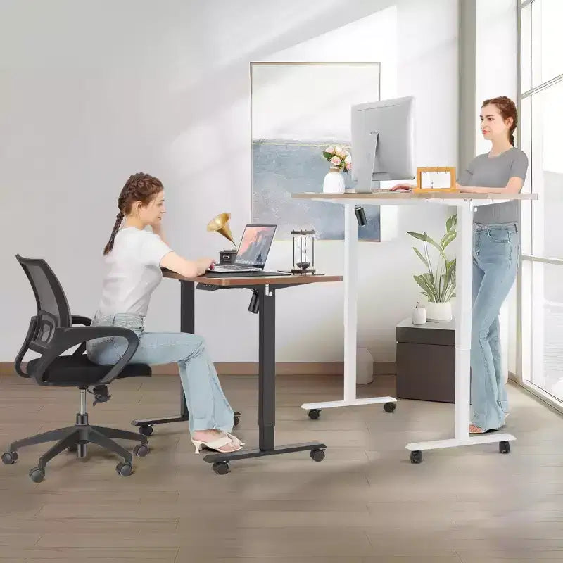 Scrivania elettrica regolabile in altezza 160 x 60 cm con stazione di ricarica e rotelle bloccabili