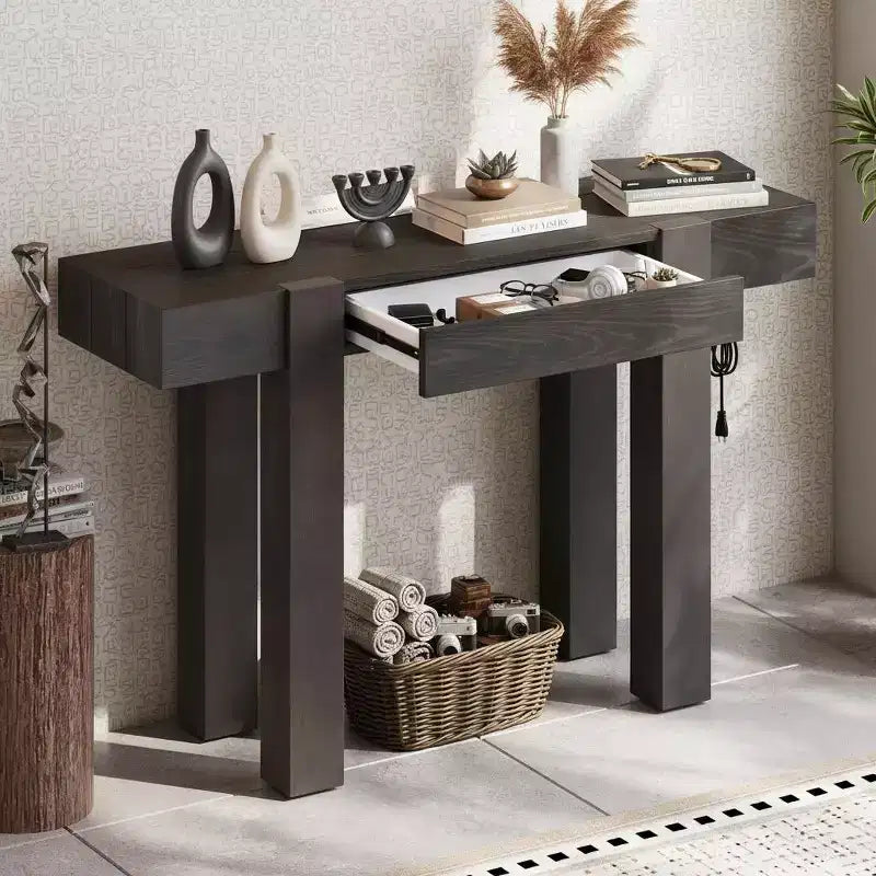 Consolle in legno massello con contenitore nascosto e hub di ricarica integrato