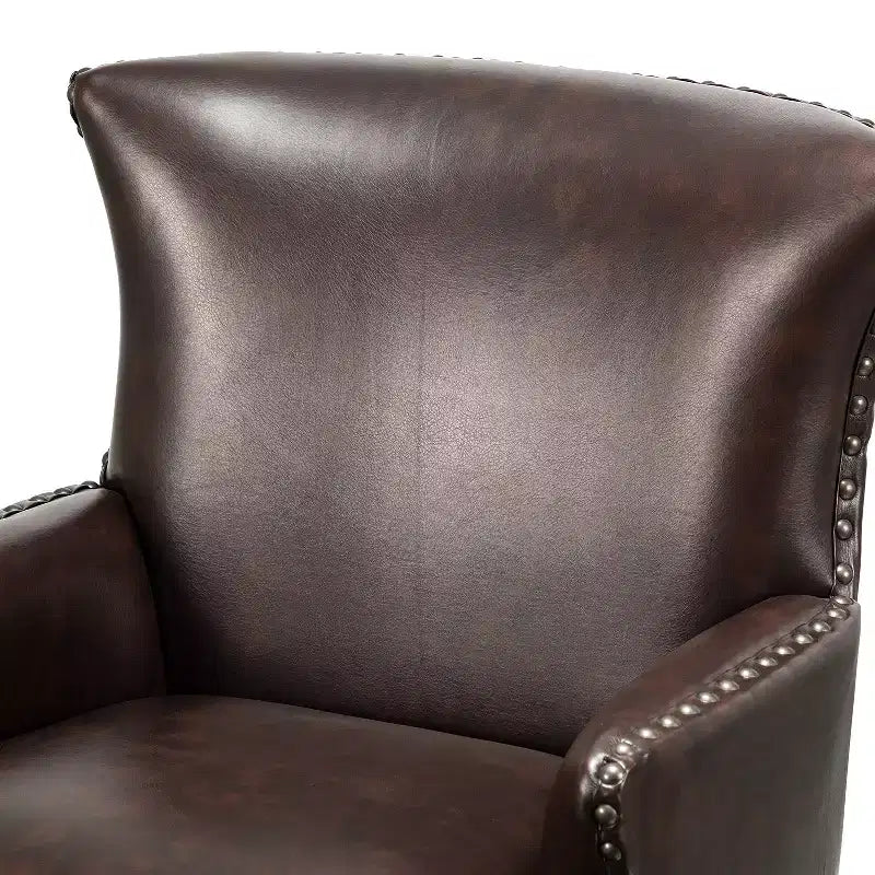 Poltrona a pozzetto in similpelle vegana di transizione con borchie decorative