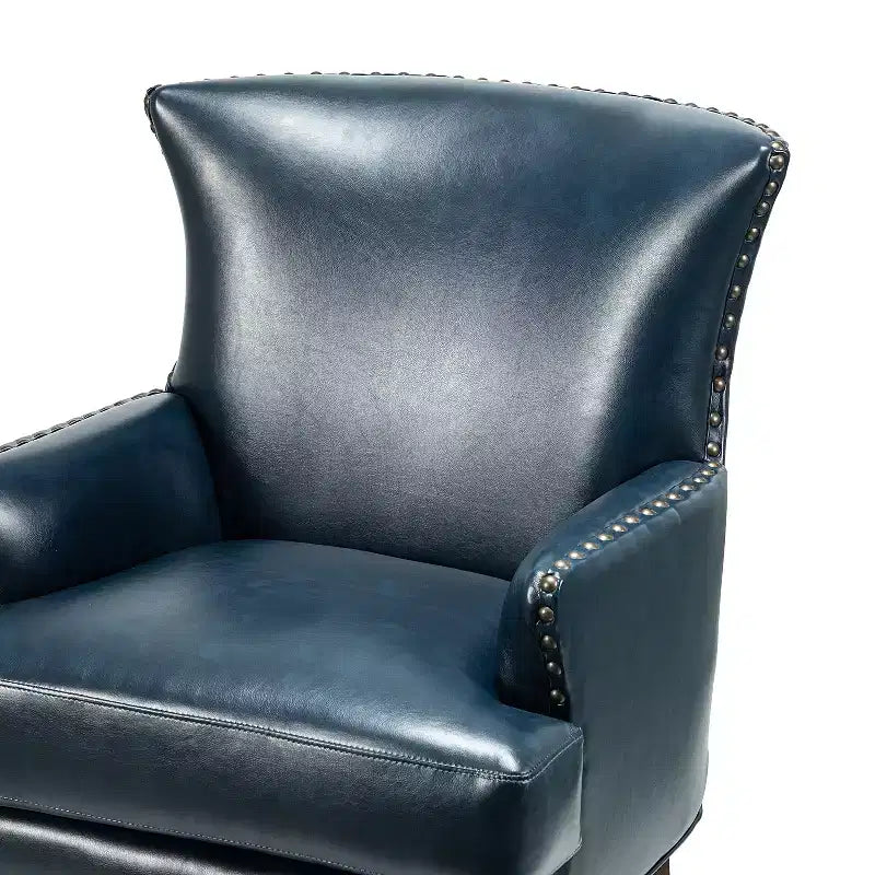 Poltrona a pozzetto in similpelle vegana di transizione con borchie decorative
