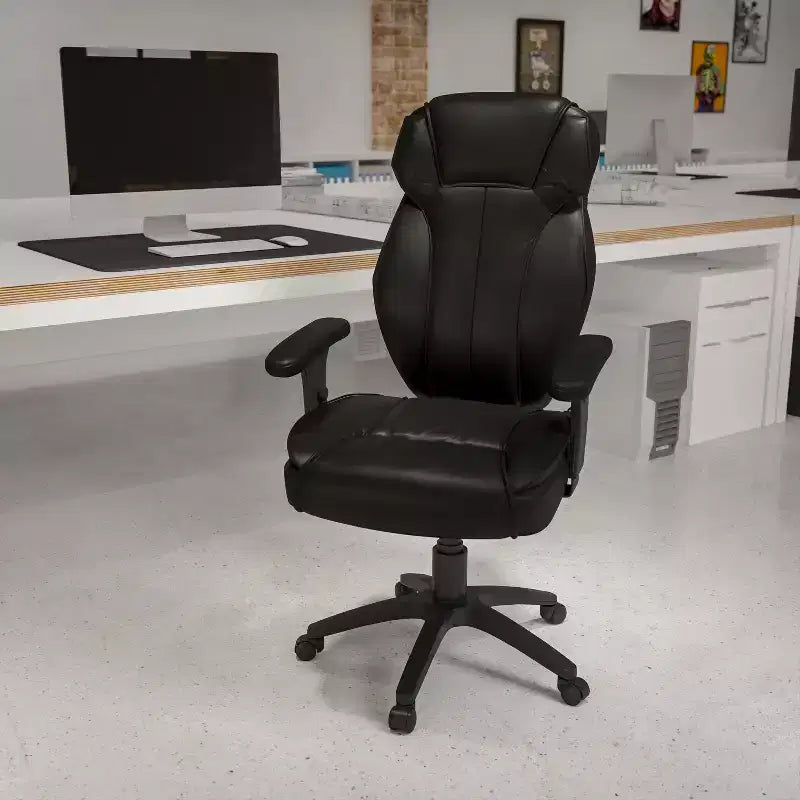 Sedia da ufficio ergonomica multifunzione in pelle Soft nera con schienale alto e supporto lombare